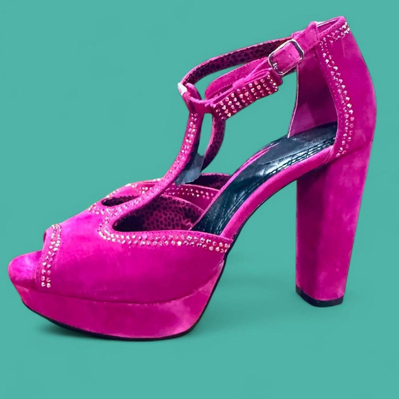 gianni-bini Shoes - Fuchsia Pink T-Strap Suede Platform Peep-Toe Block Heels Gianni Bini 9